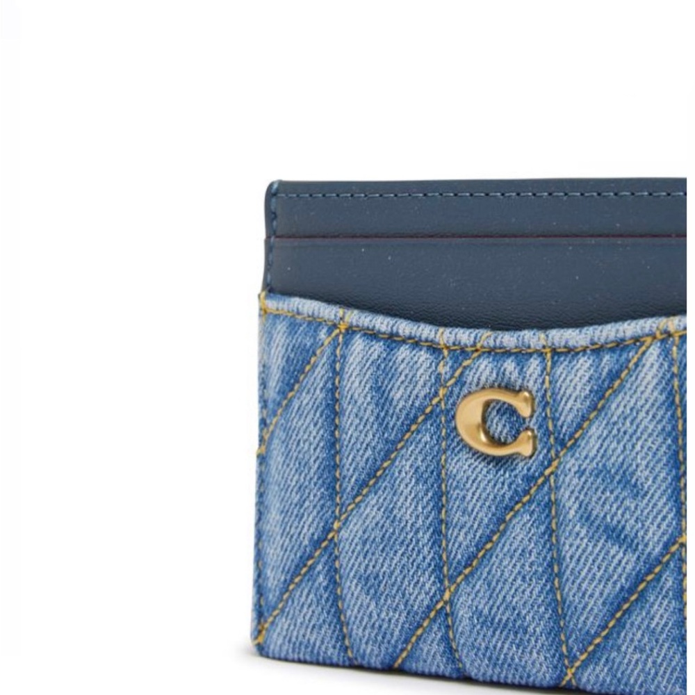 Coach Essential Card Case With Quilting - Picture 5 of 5